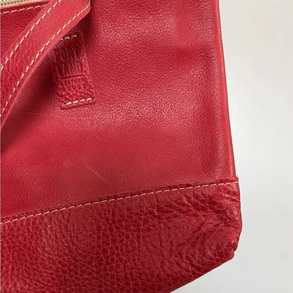 Portland Leather Sugar Crossbody Bag (pink) from the rainbow collection - Picture 4 of 5